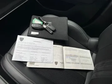 Car image 28