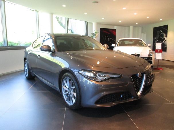 Alfa Romeo Giulia 2.0 Turbo 16V AT8 Super 147 kW image number 1