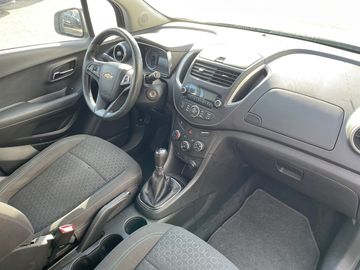 Car image 10