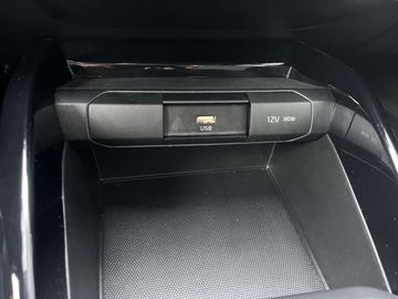 Car image 32