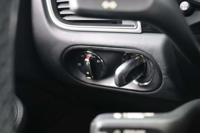 Car image 38