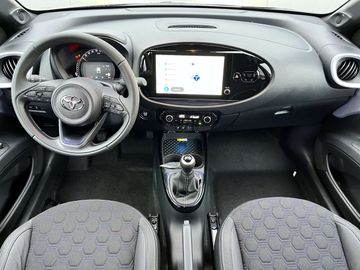 Car image 10