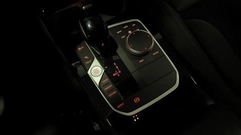 Car image 24