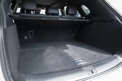 Car image 43