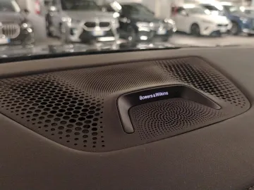 Car image 34