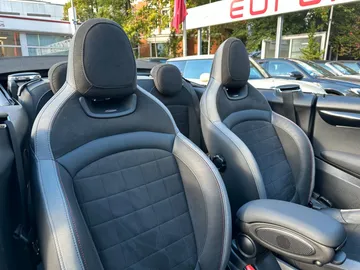 Car image 33