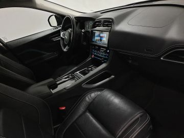 Car image 40