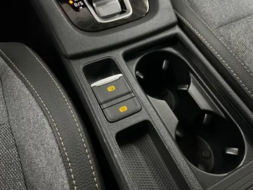 Car image 38