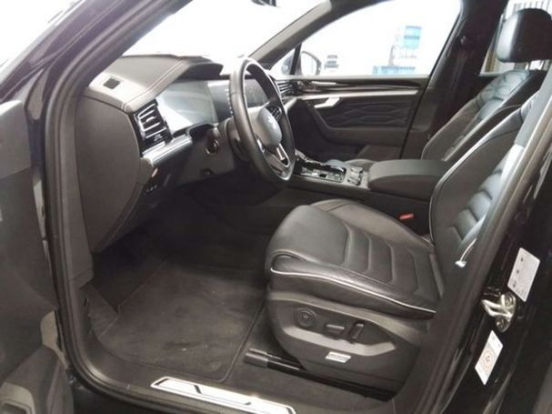 Volkswagen Touareg 3.0 TSI eHybrid 4Motion 280 kW image number 3