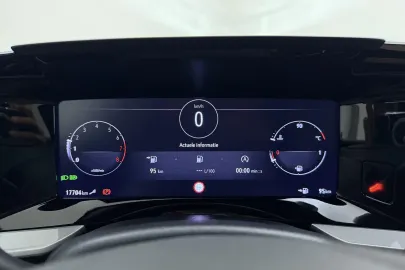 Car image 30