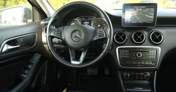 Mercedes-Benz GLA 200 d 7G-DCT 100 kW image number 12