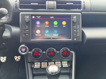 Car image 13