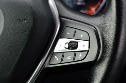 Car image 34