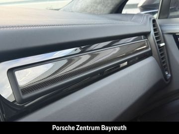 Car image 40