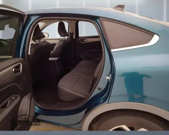 Car image 30