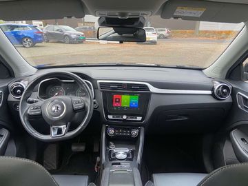 Car image 11