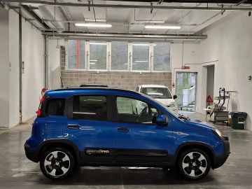 Car image 15