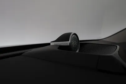Car image 33
