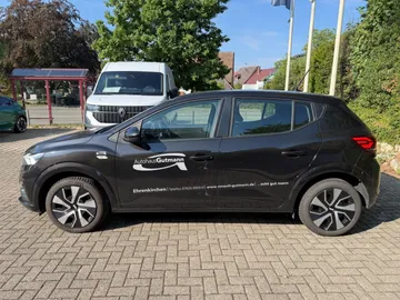 Car image 2