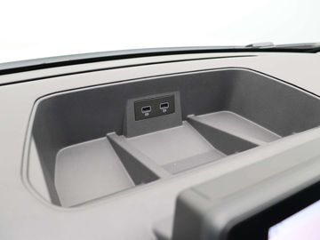 Car image 36