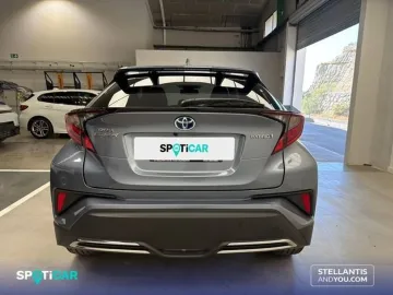 Car image 5