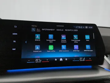 Car image 27