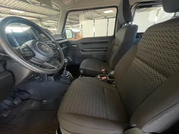 Car image 5