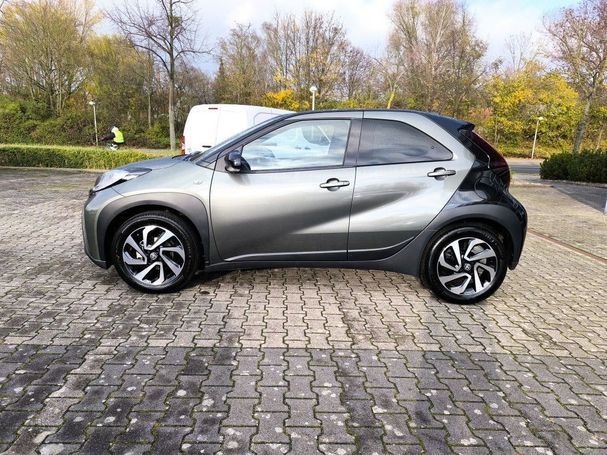 Toyota Aygo X 53 kW image number 5