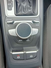 Car image 30