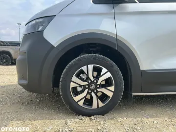 Car image 35