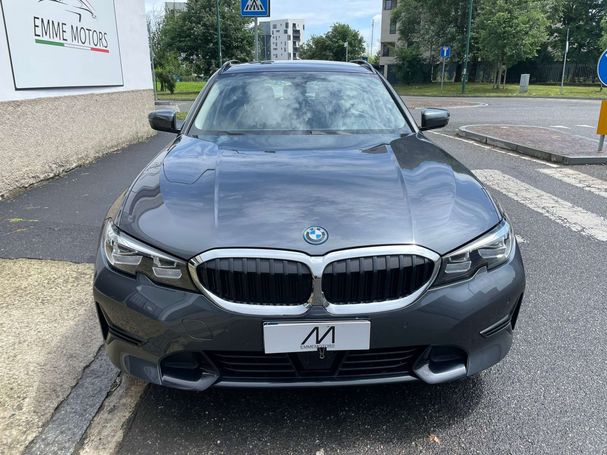 BMW 320 e Touring M Sport 150 kW image number 3