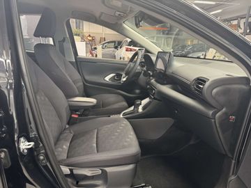 Car image 10