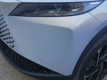 Car image 27