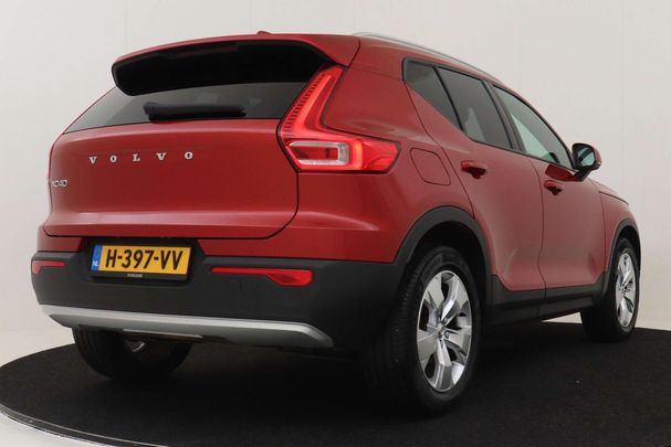 Volvo XC40 T3 Momentum Pro 120 kW image number 2