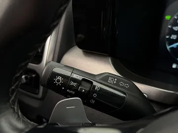 Car image 38