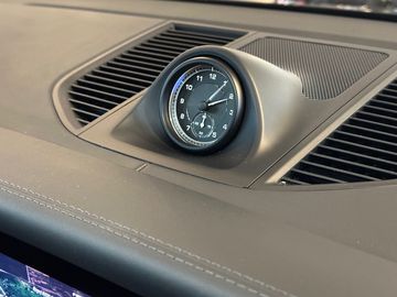 Car image 35