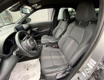 Car image 12