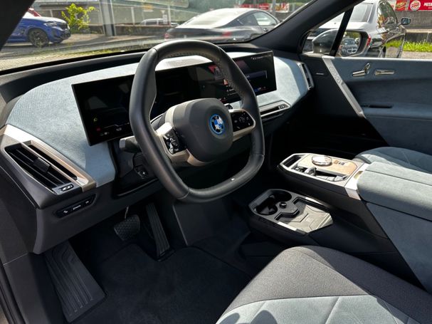 BMW iX xDrive 240 kW image number 9