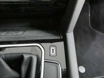 Car image 30