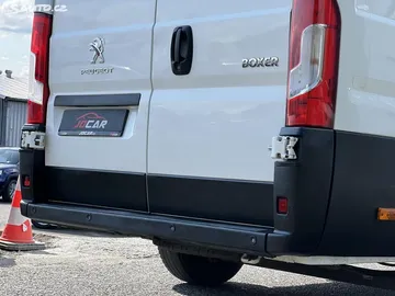 Car image 35