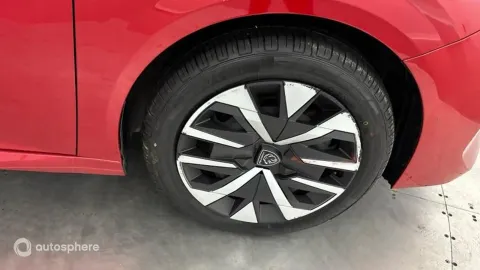 Car image 20