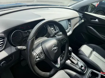 Car image 28