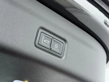 Car image 42