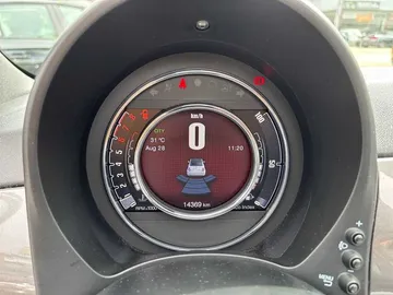 Car image 17