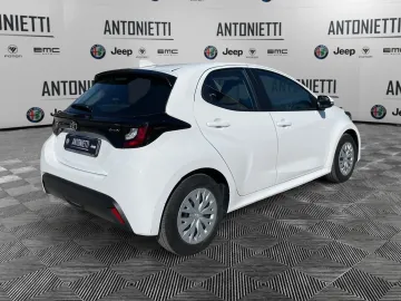 Car image 3