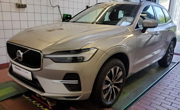 Volvo XC60 B4 Core 145 kW image number 1