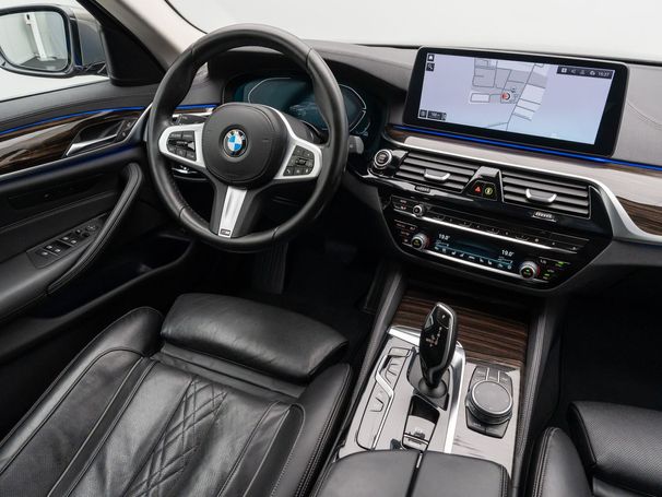 BMW 540d Touring Luxury Line xDrive 250 kW image number 27