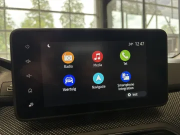 Car image 27