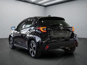 Car image 4