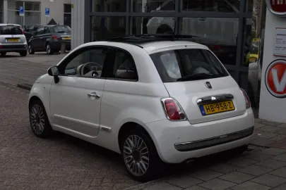 Car image 3